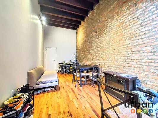 $3,450 / 3br - Beautiful 3 bed / 1 bath apartment in Bushwick! No broker fee! (Bushwick)63684763020547121