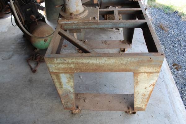 Comet Radial Arm Power Saw - $100 (Boring)63471431342083122