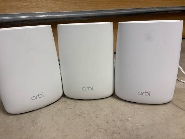 Orbi RBS 50 satellites (3) 1