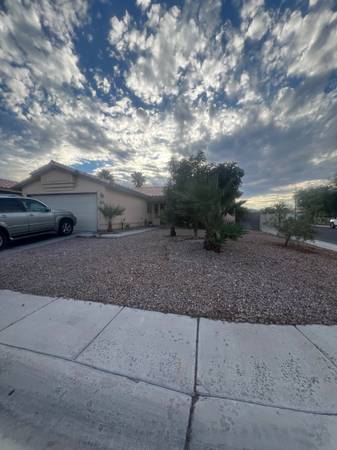 $1,750 / 3br - 5243 Salmon run ct (N Las Vegas)63859499906945120