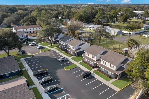 $1,225 / 1br - 740ft2 - Single Story Villas, Townhomes, Outdoor Extra Storage (1 Herald Drive, Leesburg, FL)63693502257153122