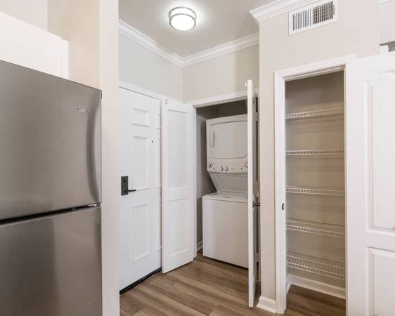 $3,699 / 2br - 1145ft2 - Premier Silicon Valley Location, Available Now w/ Washer/Dryer in Unit (santa clara)63928543677827124
