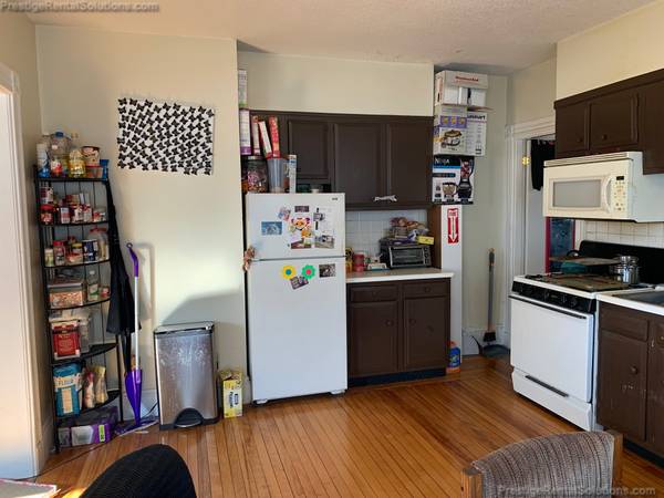 $2,125 / 1br - Nov. no fee 1 bed off moody st-Diswasher-Ht/Hw incl-Laundry-Cat ok (waltham)64141617364098124