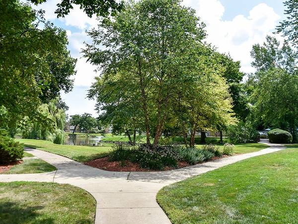$1,315 / 2br - 890ft2 - Always Fresh. Forever Original. (1610 Sunset Ave, Waukegan, IL)63846716675585120