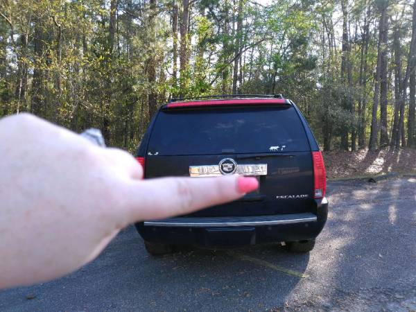 2010 Cadillac Escalade - $11,000 (Lagrange)63620880692225124