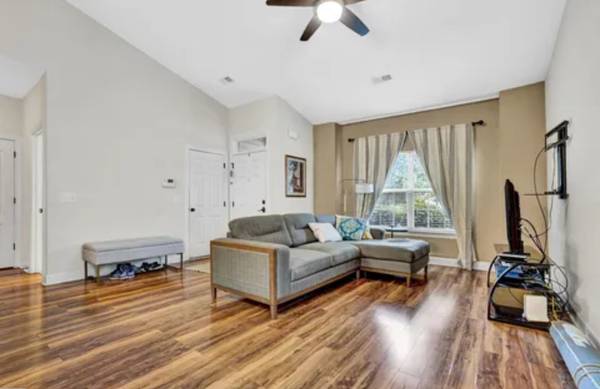 $1,985 / 3br - 1336ft2 - Home for rent - 3 Bedroom, 2 Bath (The Village at Windsor Creek)63661222162945123