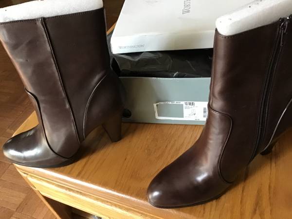 new brown boots, heels”Worthington “,size 10 1