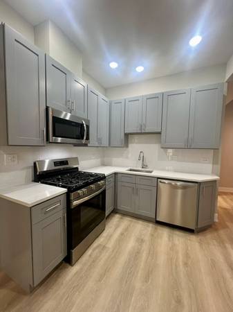 $2,450 / 1br - NEWLY REMODELED Lincoln Park 1bd! Laundry In Unit! No Sec Dep, Pets Ok (Lincoln Park)63918533371907120