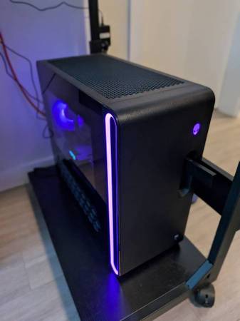 Alienware Aurora R16 Gaming PC - 32GB RAM Intel(R) Core Ultra 7 265F 1