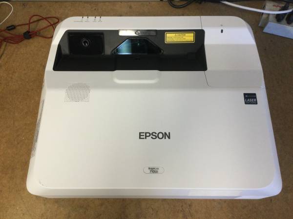 Epson BrightLink 710Ui 3LCD WUXGA Projector 4000 Lumens 3256 Lamp Hour - $200 (Englewood)63471156969859120