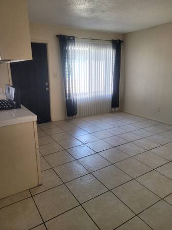 $975 / 1br - 1 BEDROOM APT BY MEDICAL & ALL SERVICES (LAKE HAVASU CITY)64038880680578122