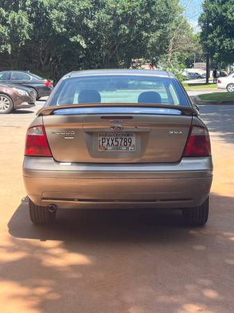Ford Focus 115,000 miles Running/Driving Great - $1,800 (Decatur)63621327486723122