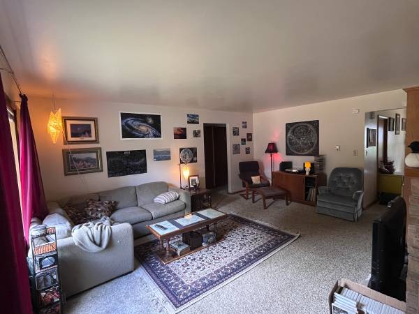 $785 / 3br - Seeking early 20's queer roommate!635096501571851215