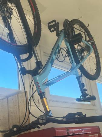 Laguna GT pro mountain bike 1