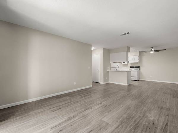 $1,815 / 2br - 844ft2 - 2BD 1BA, Lavaplatos, Área de barbacoa/pícnic, Acceso controlado/Con puerta (43230 Gadsden Avenue, Lancaster, CA)64035738024577123