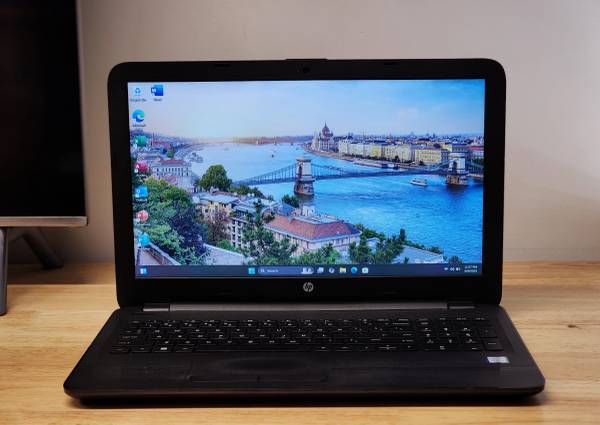 15.6" Touch Screen, 256GB SSD, Windows 11 Pro, Microsoft Office 2021 1