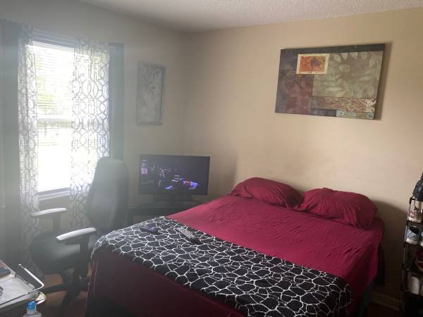 $575 / 1 habitación - 1000 pies² - Excelente habitación en alquiler $575 (Herrington Village)63470392528129123