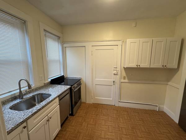 $2,600 / 2br - AFFORDABLE 2BED 1BTH NO BROKER FEE (Brighton)63828407193987120