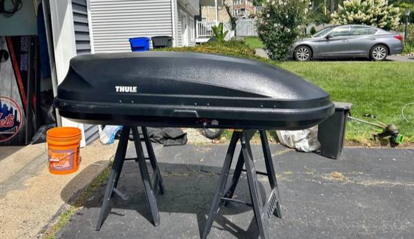 Thule car storage carrier 1