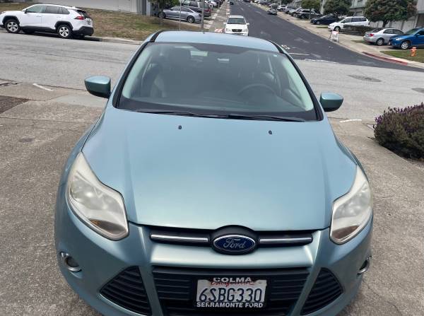 2013 Ford Focus Se 4D Hatchback 30Mpg - $3,95063624172327811122
