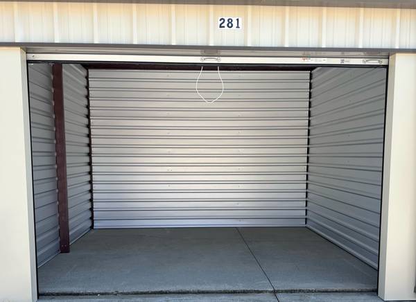 $80 / 150ft2 - Fall Sale on Self Storage 10x15 $80 month (Greenville)63783834215811120