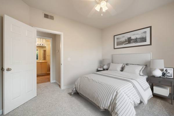 $2.299 / 2 habs. - 1060 pies² - 2 baños/2 habs., reformado con suelos laminados, patios o terrazas cubiertos63228525985155122