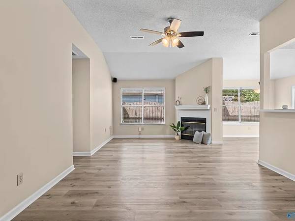 $900 / 3br - 1181ft2 - HOGAR EN ALQUILER 3 habitaciones, 2 baños (Madison)63658742626307124