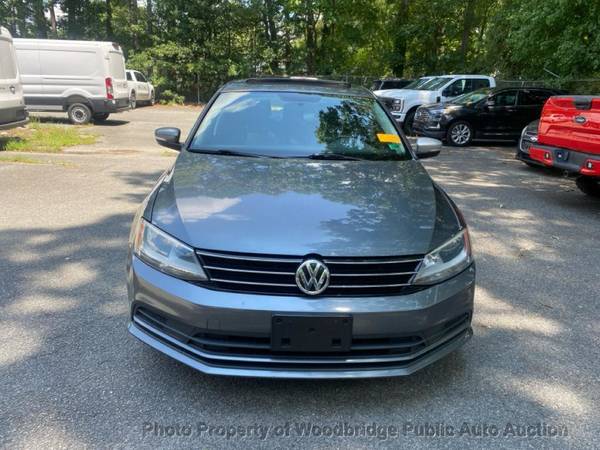 2015 *Volkswagen* *Jetta Sedan* *SE* Gris - $4,500 (Subasta de Autos Públicos de Woodbridge)63481758633857121