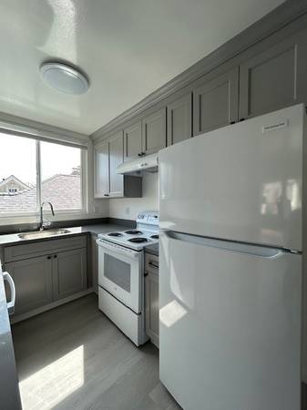$4,295 / 3br - 2024 Vine St. Apt 2A is a Larger 3 Bedroom 1.5 Bath (berkeley)64017516923267124