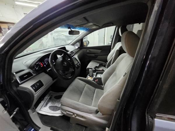 2014 HONDA ODYSSEY ex - $9,000 (Bayside)63614914757379124
