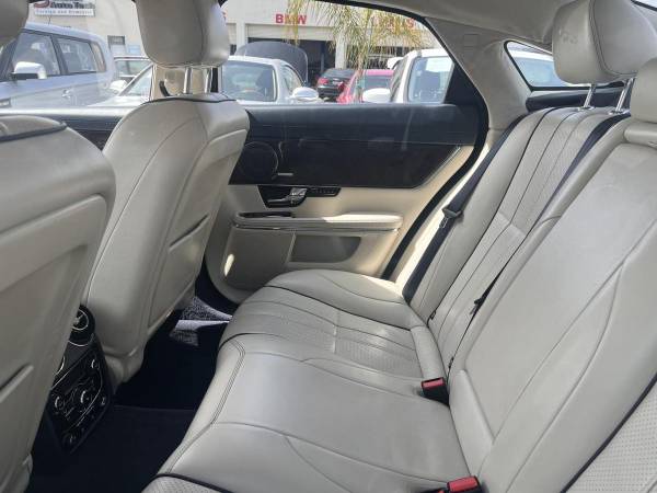 2011 Jaguar XJ 4dr Sedan - $13,995 (+ Main Street Auto)63624010422017124