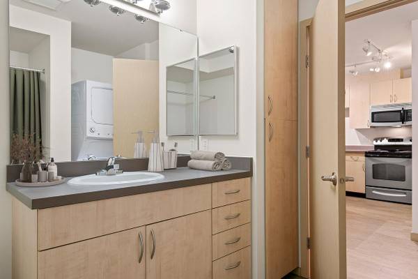 $2,203 / 1br - 591ft2 - Fitness center, Roof -Top w/ Spectacular Views, FOB Access Doors (Wallingford)63688514649731120