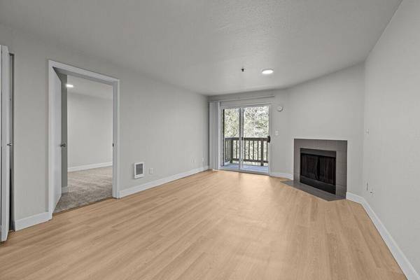 $1,537 / 1br - 708ft2 - Autumn Skies  Cozy Vibes at Centrepointe! Discounts for Boeing!! (Everett)63808131239683120