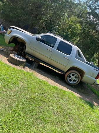 2007 Chevy Avalanche - $1,000 (Mooresboro)636174536145951216