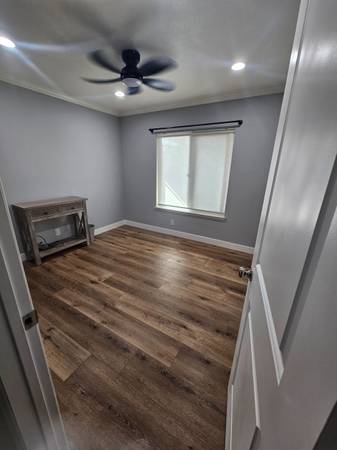 $1,000 / 1br - 1111ft2 - In a Nice Home - available now quite and nice room for rent (simi valley)63981244032003122