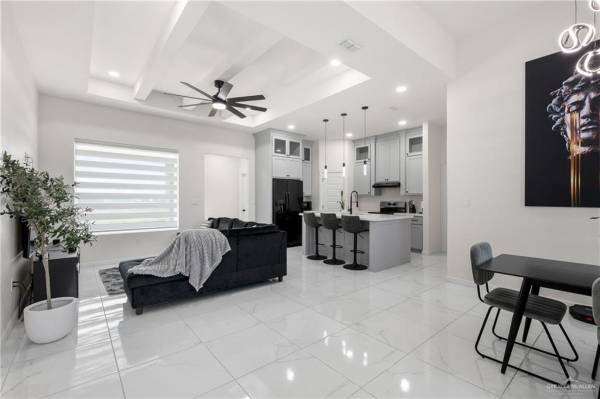 $249,900 / 3br - 1520ft2 - Amazing Home in La Feria (La Feria)64198894651651121