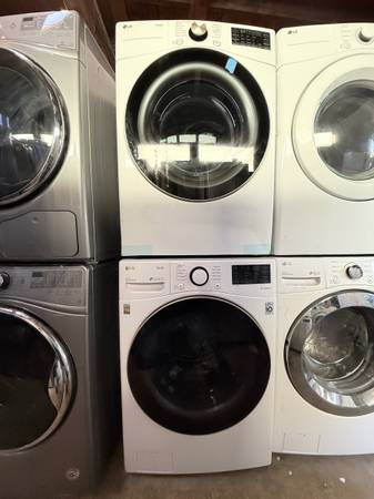 LG Smart Washer & Gas Dryer Set – 4.5 Cu. Ft. Front-Load Washer & 7.4 1
