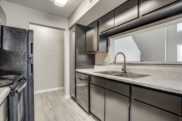 $980 / 1br - 700ft2 - Playground, Extra Storage, Large Closets (2804 Belt Line Road, Garland, TX)63796578087427124