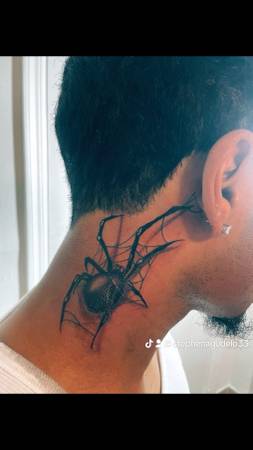 Tatuajes realistas personalizados en blanco y negro en NYC. (astoria)63850258171265121