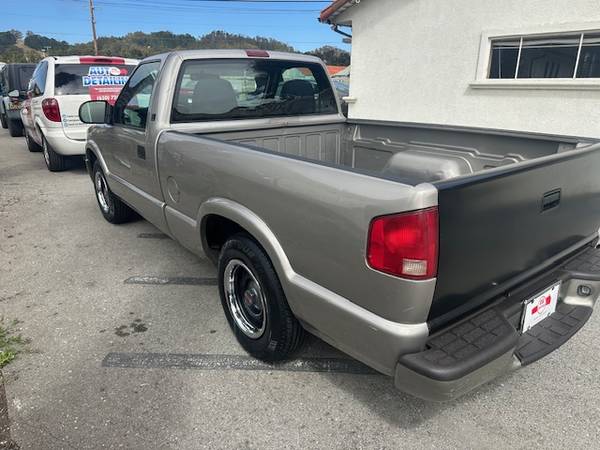 2003 GMC SONOMA SL CAMA DE 6' *92K MILLAS! *AIRE ACONDICIONADO* 2WD* MANUAL DE 5 VELOCIDADES*4 CIL - $7,495 (half moon bay)63470228920833123