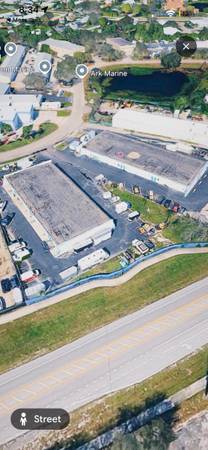 Small Bay Warehouse available for lease. $1700 month 1
