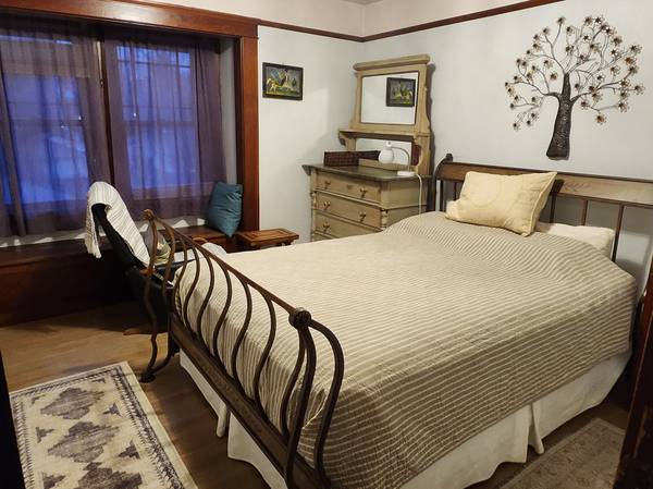 $960 / 4br - 2100ft2 - Furnished Room in Oak Park (North Oak Park)64044028035585120