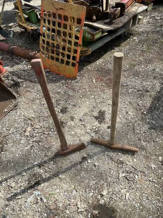 Two hand tools, see pictures 1
