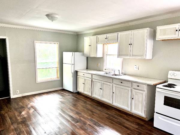 $725.00 / 2br - 800ft2 - Cozy 2 Bed 1 Bath Home in Crowley, LA - Available 09/01 - $725/mo63857516060545122