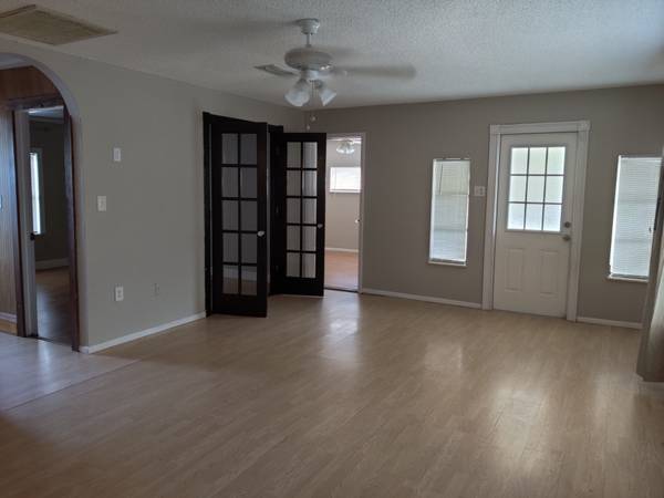 $2,495 / 3br - 1325ft2 - Amazing Florida Home, Very Upscale And Cute! (Sarasota)63791129623681122