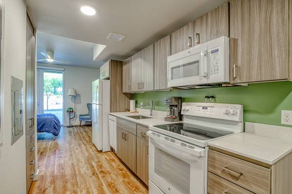 $1,250 / 1br - 457ft2 - Fully-Equipped Kitchens, Playground, Window Coverings (928 NE 162nd Ave, Portland, OR)63831252435331121