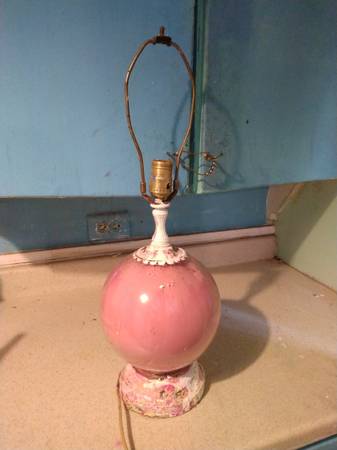 Vintage pink lamp 1