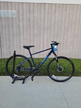 new 19" fuji traverse 1.5 disc blue dual sport hybrid gravel bike 1