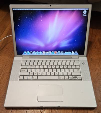 2006 MacBook Pro, intel core duo, 2gb, 200gb, new battery, new charger 1