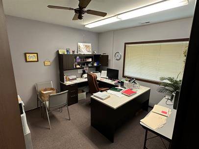 $1,400 / 1900ft2 - Espacio de oficina/comercio en Lowell (1038) (MK) (Lowell)63918533603843123